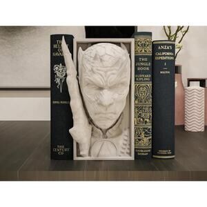 Night King Book Nook - Game of Thrones Bookshelf Decor